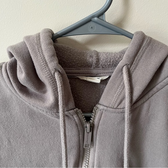 Cropped Zip Up Hoodie - Picture 2 of 3
